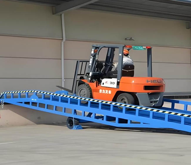 崇川移动式卸货平台（叉车用）